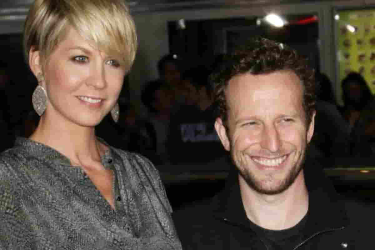 Jenna Elfman have any relation to Danny Elfman